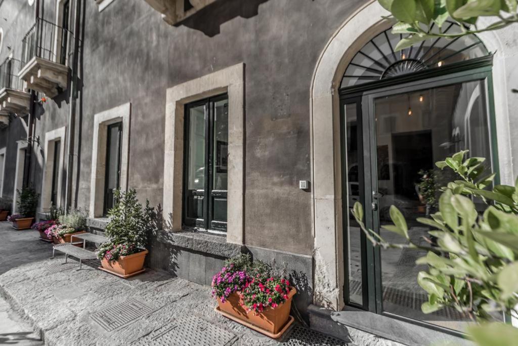 Nerello Suites And Rooms Катания Экстерьер фото