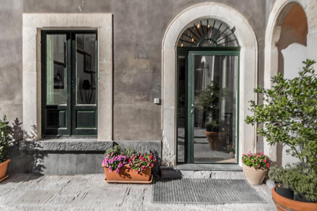 Nerello Suites And Rooms Катания Экстерьер фото